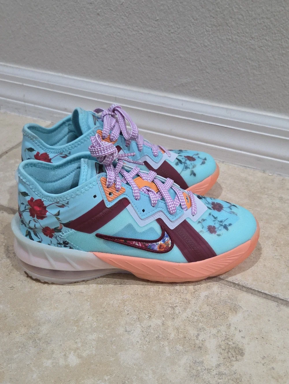 NIKE LeBron 18 Low x Mimi PlangeDaughters-Size:5Y